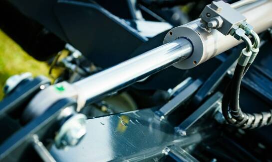 Na jakiej podstawie dobrać skok siłownika hydraulicznego?