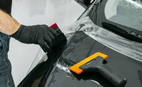 Jak działa folia zabezpieczająca na samochód?