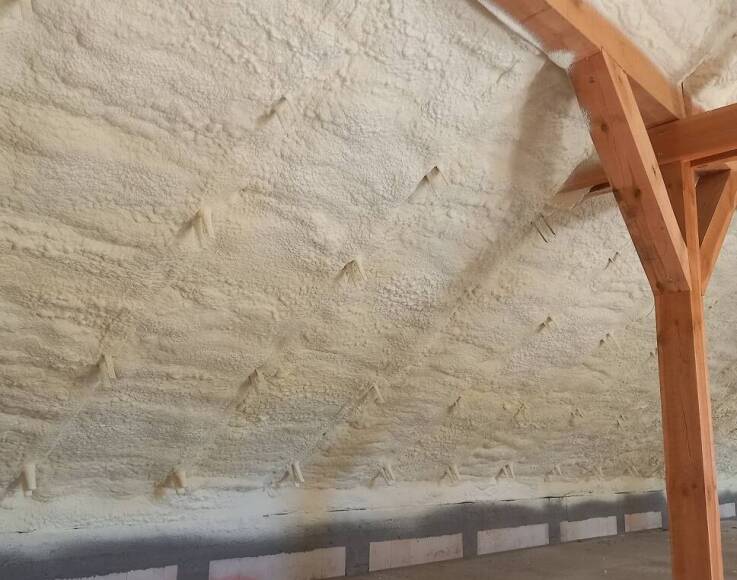 Dlaczego pianka PUR to dobry materiał ociepleniowy?