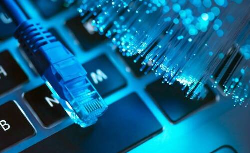 Czy działanie internetu światłowodowego jest uzależnione od pogody?