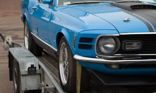 Jak wybrać autolawetę do transportu samochodów luksusowych?