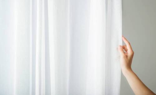 Firany na wymiar, czyli funkcjonalność i estetyka połączone w jednym