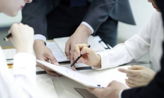 Kto może pomóc w procesie likwidacji spółki?