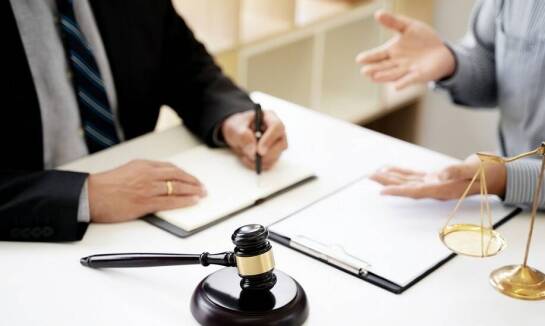 Kiedy frankowicze powinni się zgłosić do adwokata w Poznaniu?