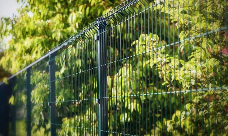 Czym warto się kierować, wybierając ogrodzenie?