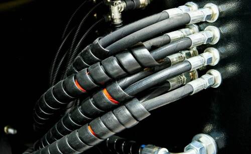 Z jakich materiałów produkuje się węże hydrauliczne?