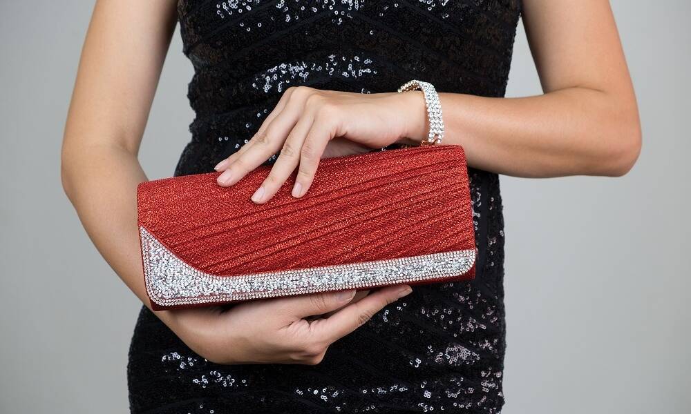 Jaką torebkę warto wziąć jeśli wybierasz się do teatru?