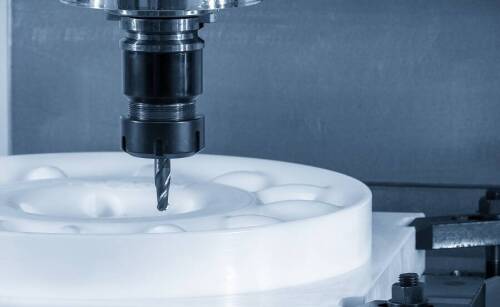 Największe zalety działania maszyn CNC	