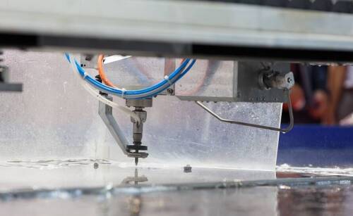 Zalety maszyn waterjet marki Omax