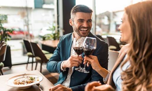 Co wpływa na klimat i atmosferę panującą w restauracji?	