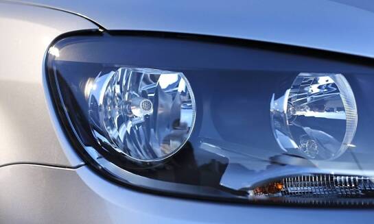 Jak zwiększyć zasięg pola oświetlanego przed samochodem bez wymiany reflektorów?