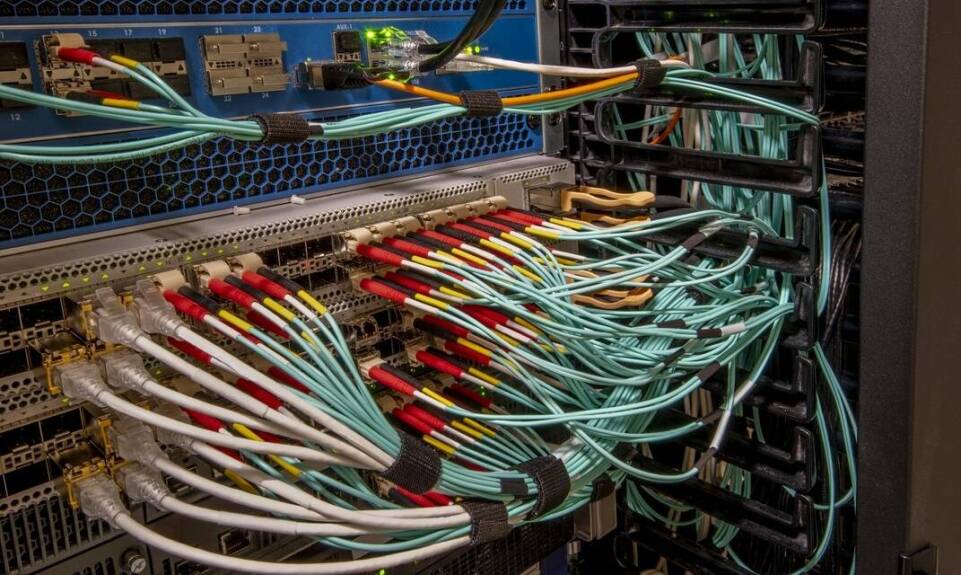 Co to jest sieć komputerowa? Budowa i rodzaje