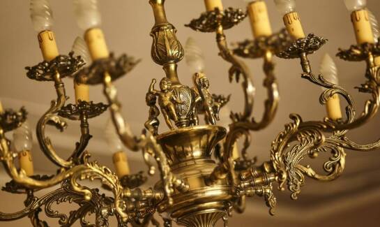 Na czym polega naprawa lamp mosiężnych?