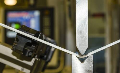 Jak działają zagniatarki do naroży?