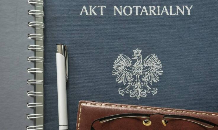 Kto to notariusz i czym się zajmuje?