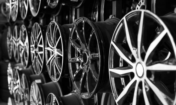 Jak wybrać kółka transportowe? Konserwacja i przechowywanie