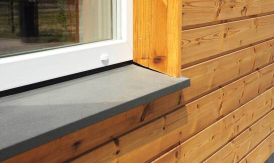 Czym powinien charakteryzować się parapet zewnętrzny?