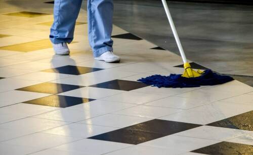 W jaki sposób dbać o posadzkę dekoracyjną epoksydową?