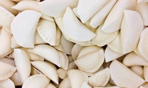 Jakie parametry są najważniejsze w przypadku formierki do pierogów? 