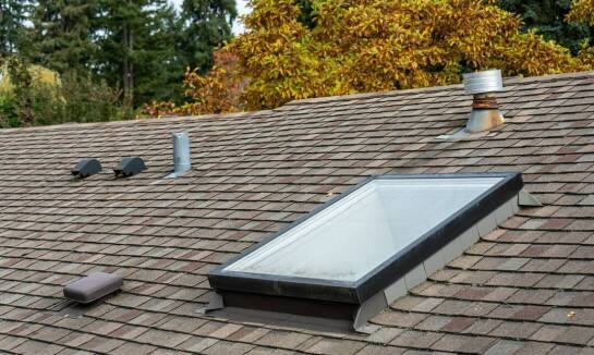 Gdzie warto zamontować świetliki dachowe?