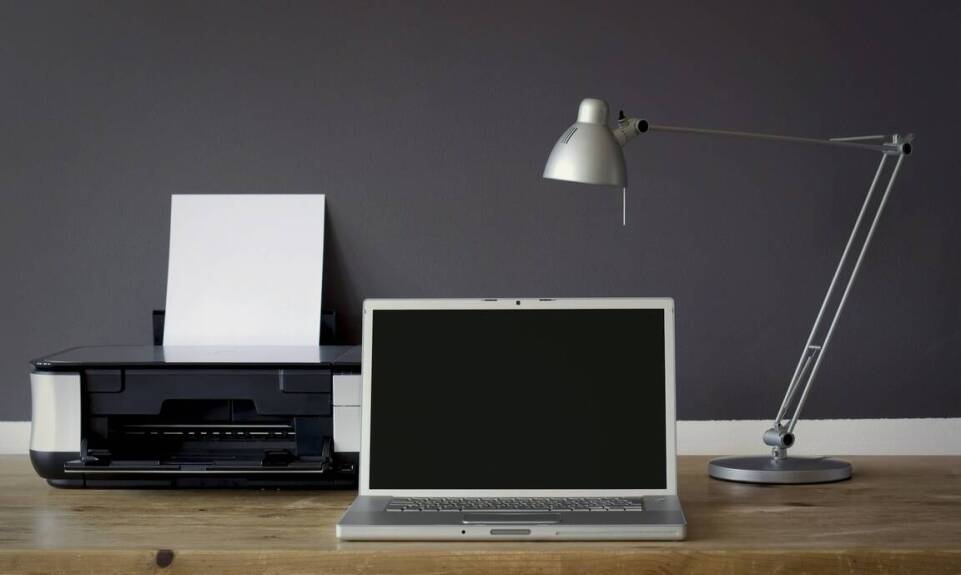 Czy MacBook daje możliwość bezprzewodowego dołączania akcesoriów?