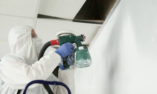 Jakie zalety ma malowanie natryskowe?