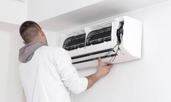 Ile trwa montaż klimatyzacji w domu?