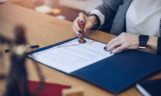 Notariusz i jego rola w transakcjach obrotu nieruchomościami