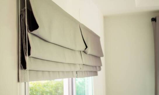 Jakie rolety wewnętrzne warto wybrać?