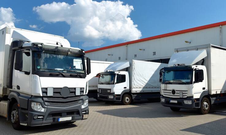 Spedycja a logistyka. Czy te pojęcia można ze sobą utożsamiać?