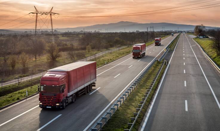 Czym się różni międzynarodowy przewóz towarów do krajów UE od przewozu do państw spoza Wspólnoty?