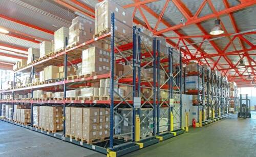 Wykorzystanie stojaków w przestrzeniach magazynowych