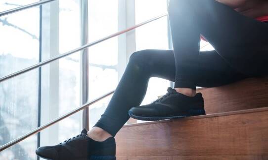 Jak skompletować strój dresowy na trening i luźne wyjście?