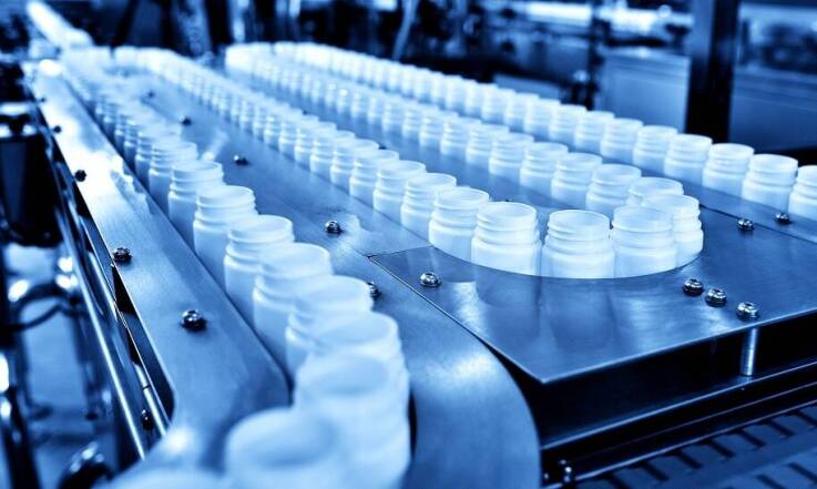 Jakie metody są wykorzystywane przy produkcji opakowań plastikowych?