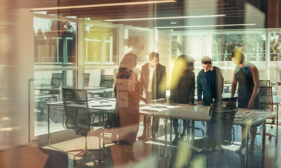 Współpraca z firmą zarządzającą nieruchomościami: jakie są korzyści dla wspólnoty?