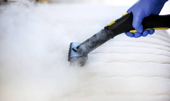 Pranie materacy jako skuteczny sposób na czystość w domu