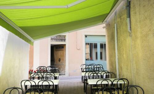 Jak zamontować markizy samodzielnie? Przewodnik krok po kroku