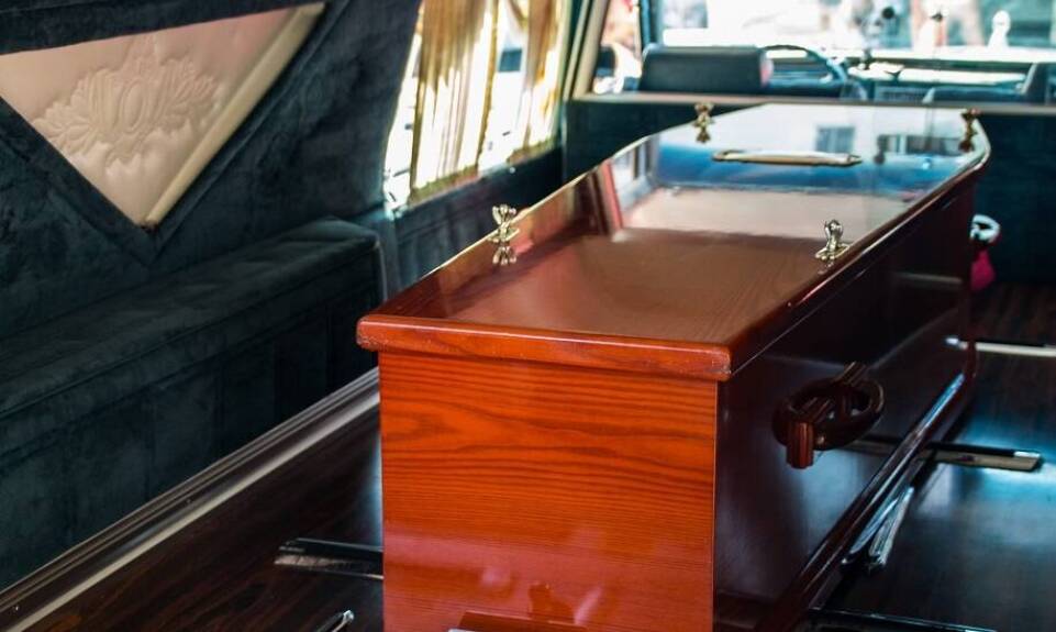 Współpraca z placówkami dyplomatycznymi i konsularnymi w transporcie zwłok