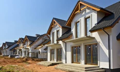 Projekty bliźniaków: zalety i wady budowy domów dwurodzinnych