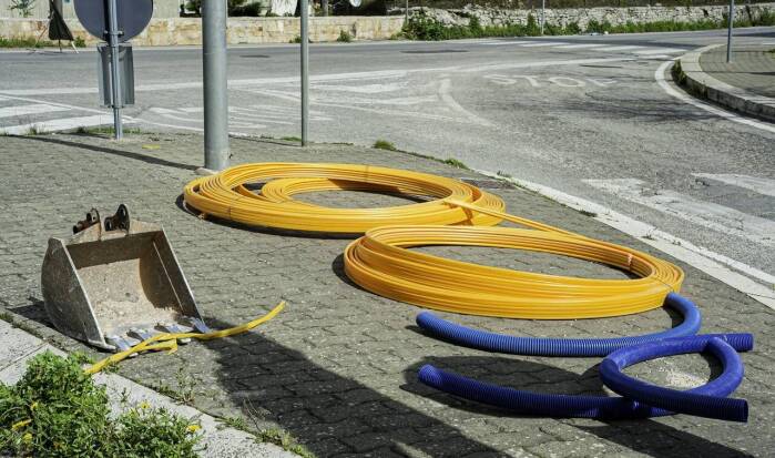 Jak działa sprzęt do wdmuchiwania swiatłowodów?