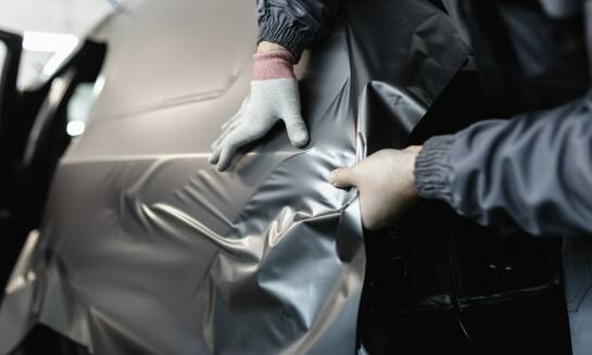 Jak wysłać drzwi samochodowe kurierem?