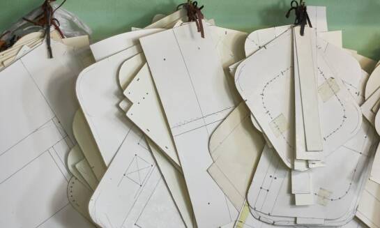 Koperty w różnych kolorach i rozmiarach - jak dopasować je do swojej korespondencji?