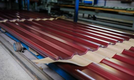 Jakie są najważniejsze cechy dobrego pokrycia dachowego?