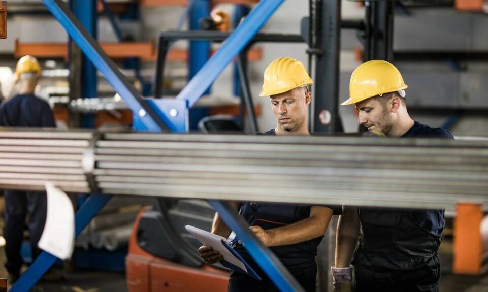 Jak przebiega demontaż regałów magazynowych?