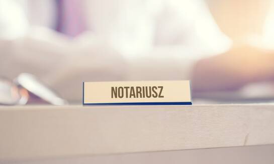 Obrót nieruchomościami: kiedy obowiązkowo musimy udać się do notariusza?