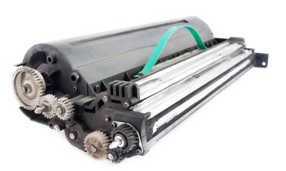 Drukarki i urządzenia biurowe - jakie części warto wymieniać regularnie?