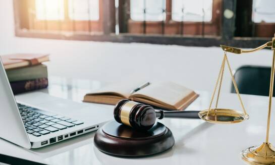 Prawo pracy a zdalna praca: jak dostosować się do nowych form zatrudnienia?