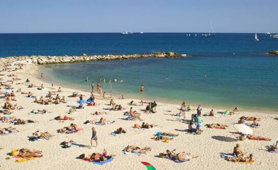 Aktywne spędzanie czasu na plaży i w okolicy ośrodka wypoczynkowego