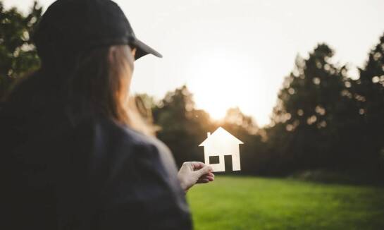 Porównanie kosztów kupna domu i mieszkania – co jest bardziej opłacalne?