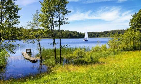 Rabaty i promocje na wynajem jachtów: jak skorzystać z oferty?